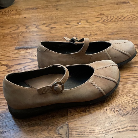 Shoes - Picture 3 of 3